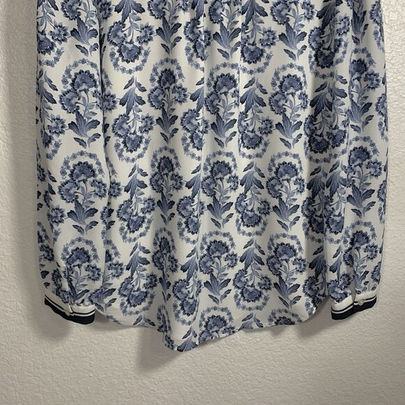Loft Floral Blue And White B-neck Blouse Size Medium Womens - Picture 8 of 10